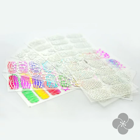 PN - Holo Nail Sticker - Körömmatrica - 2 - Lyukacsos és hullámos - Holo ezüstös